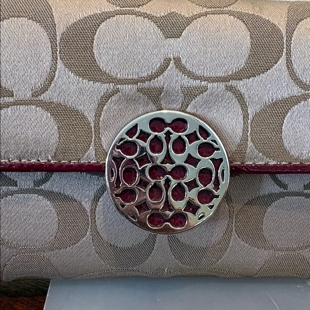 Coach Vintage Long Wallet  Large round button  Khaki Signature Canvas /Burgundy